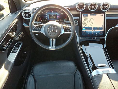 Used 2023 Mercedes-Benz GLC 300 4MATIC image 11