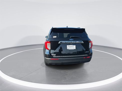 Used 2022 Ford Explorer XLT image 7