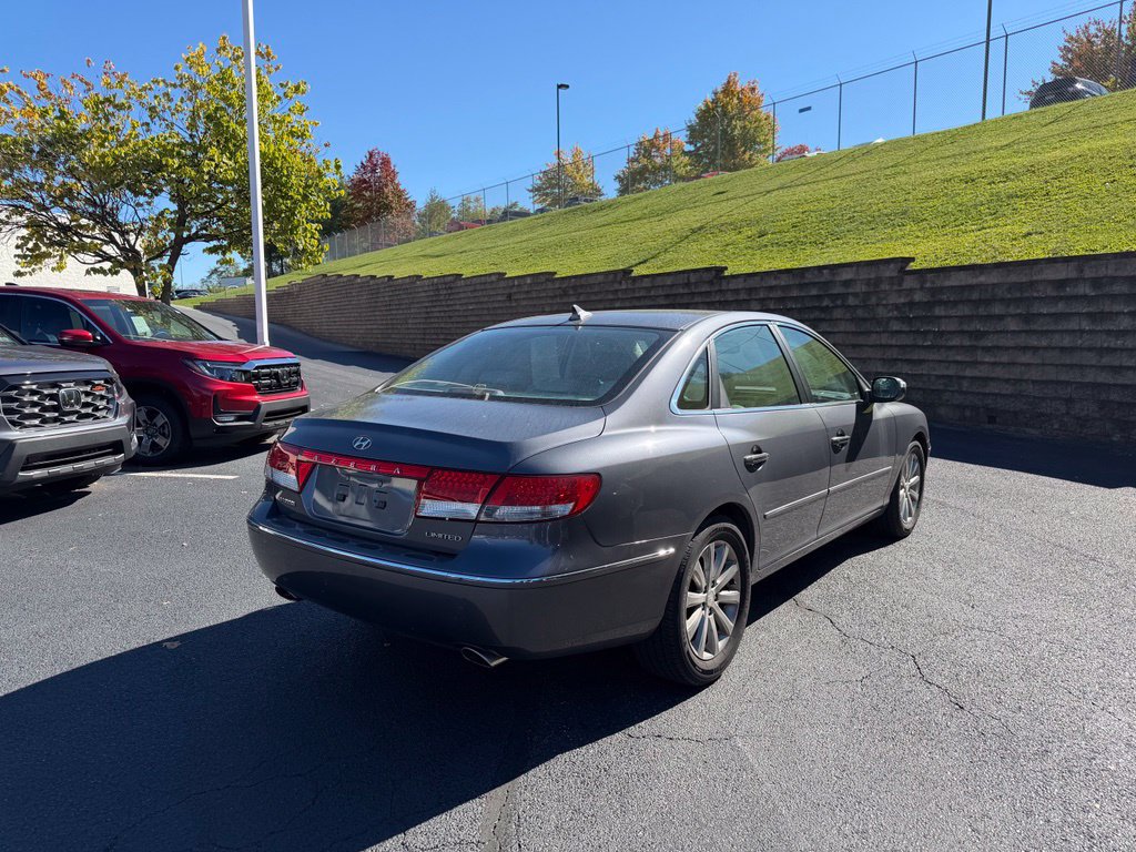 Used 2010 Hyundai Azera Limited FWD image 4