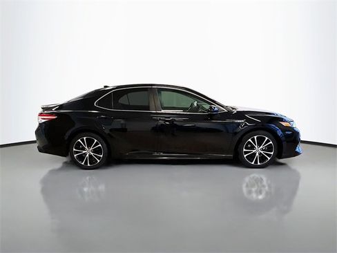 Used 2020 Toyota Camry SE image 35