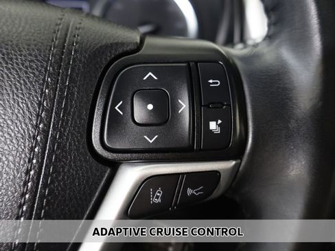 Used 2019 Toyota Highlander XLE AWD/4WD image 5