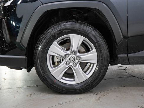 Used 2025 Toyota RAV4 XLE AWD/4WD image 28
