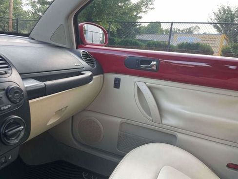 Used 2005 Volkswagen Beetle GLS FWD image 26