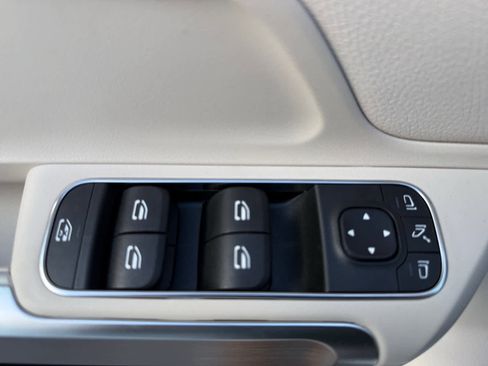 Used 2026 Mercedes-Benz GLB 250 4MATIC image 23