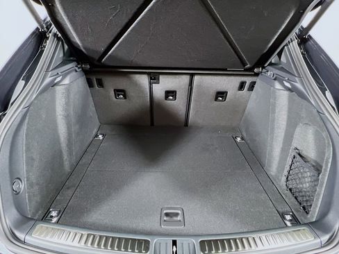 New 2026 Porsche Macan image 28