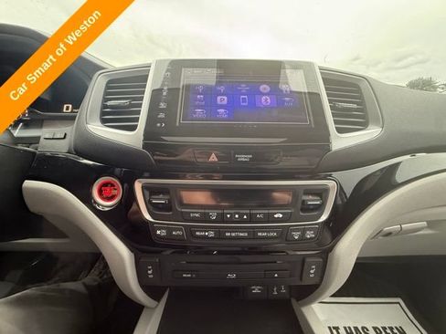 Used 2017 Honda Pilot Touring image 17