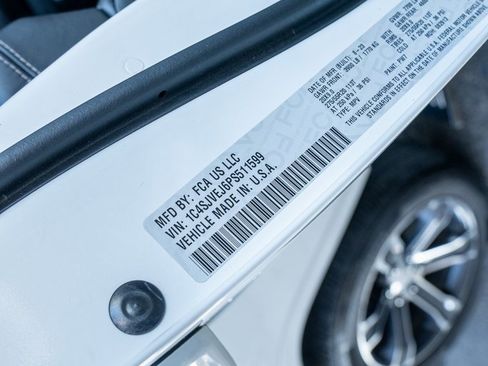 Used 2023 Jeep Grand Wagoneer 4WD image 24