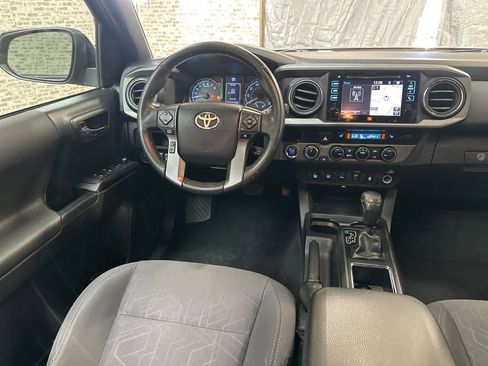 Used 2017 Toyota Tacoma TRD Off-Road image 14
