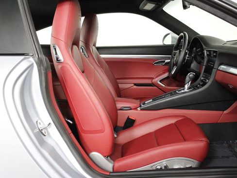 Certified 2018 Porsche 911 Carrera 4S image 31