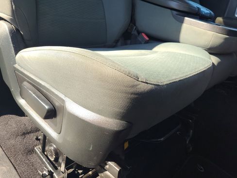 Used 2018 RAM 2500 Tradesman w/ Chrome Appearance Group image 30