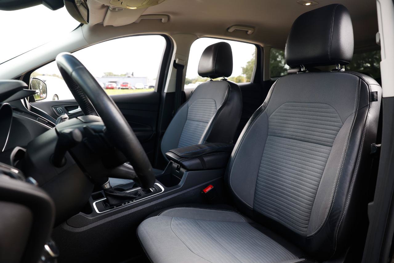 Used 2017 Ford Escape Titanium FWD image 6