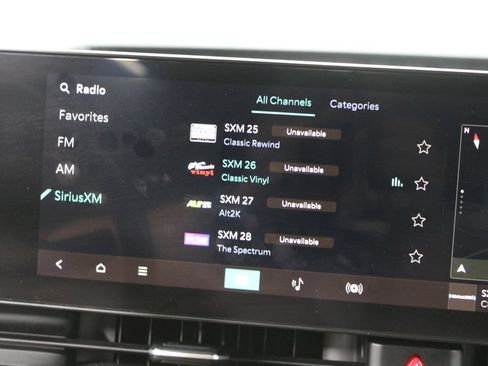 Used 2025 Kia Carnival FWD image 31