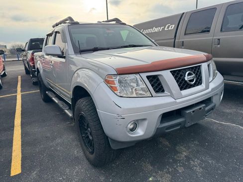 Used 2012 Nissan Frontier PRO-4X w/ Pro-4x Luxury Pkg image 8