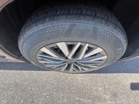 Used 2025 Nissan Altima 2.5 SV image 11