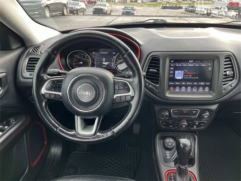 Used 2018 Jeep Compass Trailhawk image 11