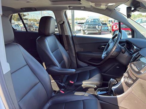 Used 2018 Chevrolet Trax Premier image 9