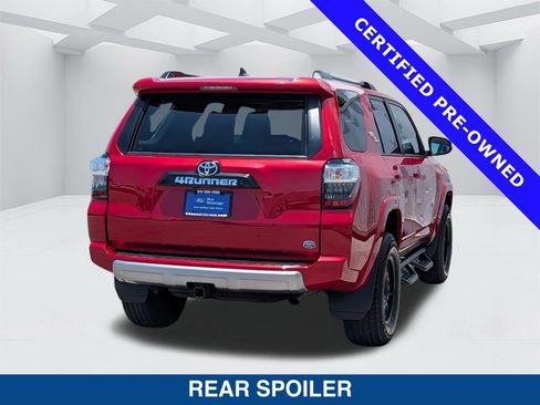 Used 2021 Toyota 4Runner TRD Off-Road Premium w/ Moonroof Package AWD/4WD image 4