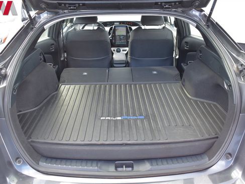 Used 2018 Toyota Prius Prime Premium image 27