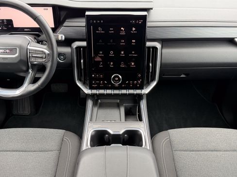 Used 2025 GMC Acadia Elevation FWD image 15