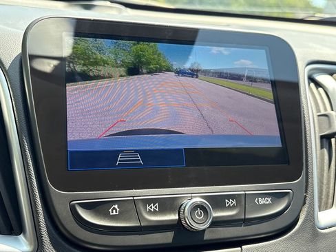 Used 2025 Chevrolet Malibu LT FWD image 17