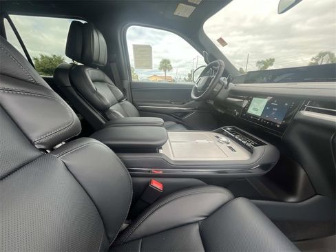 New 2025 Lincoln Navigator Reserve w/ Jet Appearance Package image 20