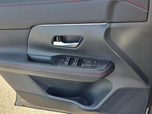 Used 2025 Nissan Kicks SR w/ Illumination Package FWD image 28
