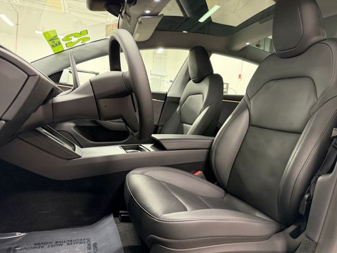Used 2025 Tesla Model 3 Long Range RWD image 5