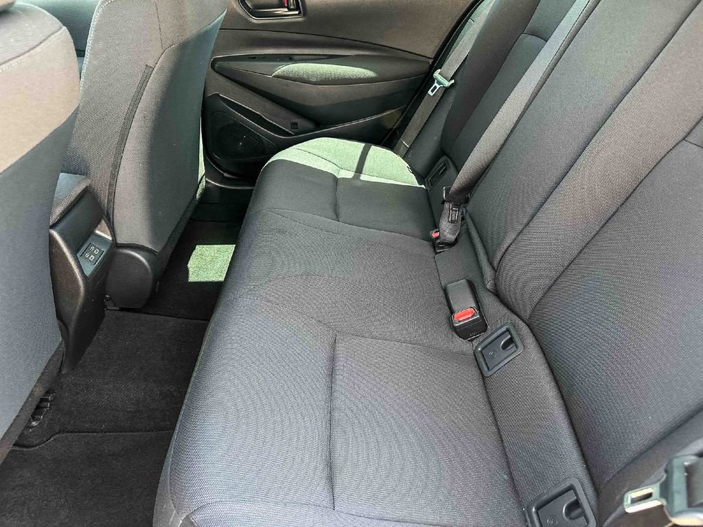 Used 2025 Toyota Corolla LE FWD image 18