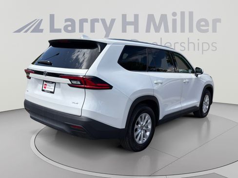 Used 2026 Toyota Grand Highlander AWD image 5