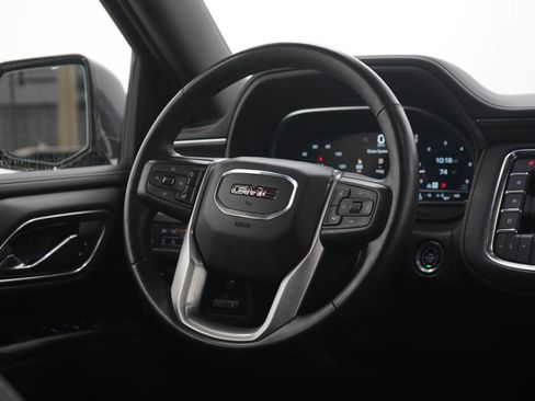 Used 2023 GMC Yukon XL SLT w/ SLT Premium Package AWD/4WD image 16