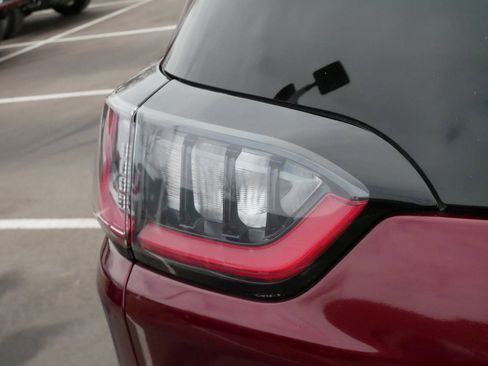 Used 2020 Jeep Cherokee Trailhawk w/ Comfort/Convenience Group image 17