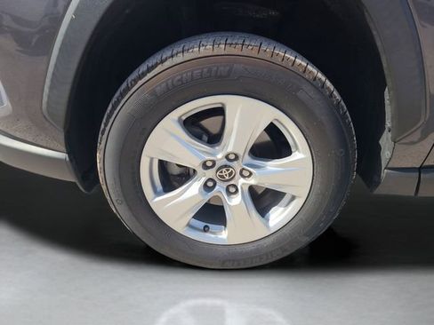 Used 2021 Toyota RAV4 XLE w/ Convenience Package image 14