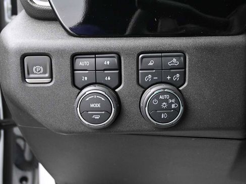 Used 2023 Chevrolet Silverado 1500 LTZ AWD/4WD image 10