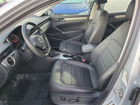 Used 2021 Volkswagen Passat 2.0T SE image 13