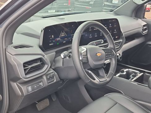 Used 2026 Chevrolet Silverado EV LT AWD/4WD image 10