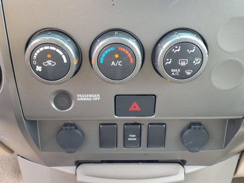 Used 2009 Nissan Titan XE w/ XE Popular Equipment Pkg AWD/4WD image 11