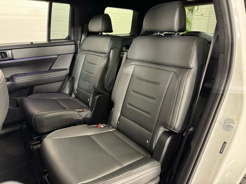 Used 2025 Hyundai Santa Fe Calligraphy image 36