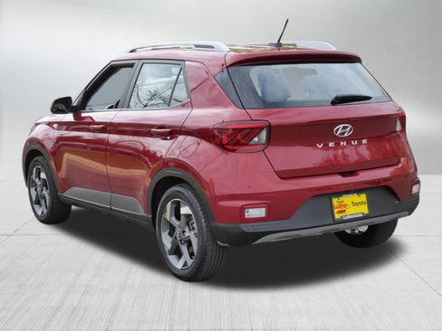 Used 2025 Hyundai Venue SEL FWD image 5