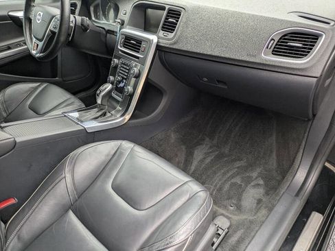 Used 2015 Volvo S60 T6 R-Design Platinum image 13