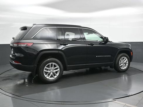 New 2026 Jeep Grand Cherokee Laredo X AWD/4WD image 2