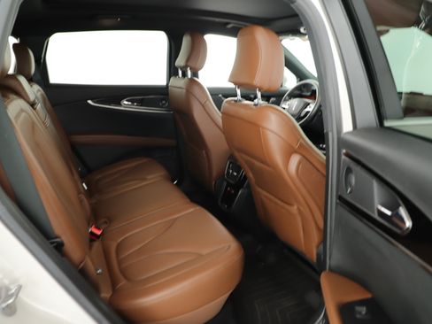 Used 2022 Lincoln Nautilus Reserve FWD image 21
