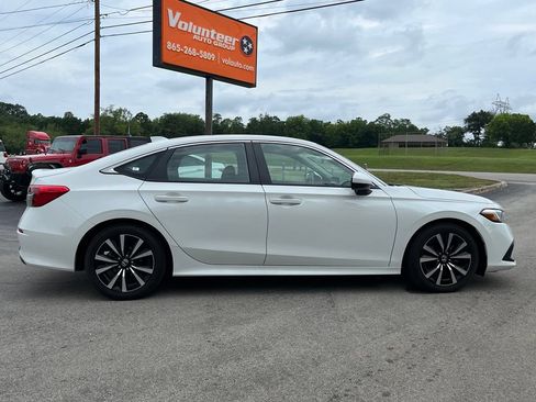 Used 2023 Honda Civic EX image 10