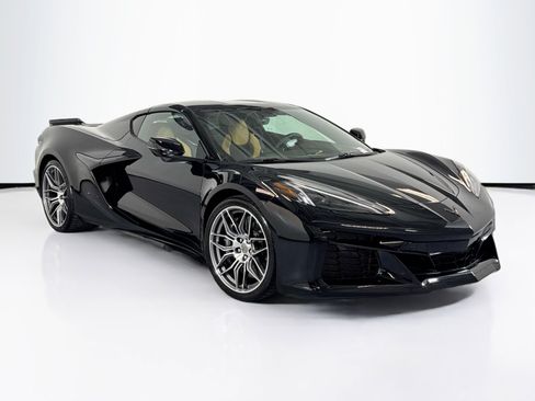 Used 2023 Chevrolet Corvette Z06 image 7