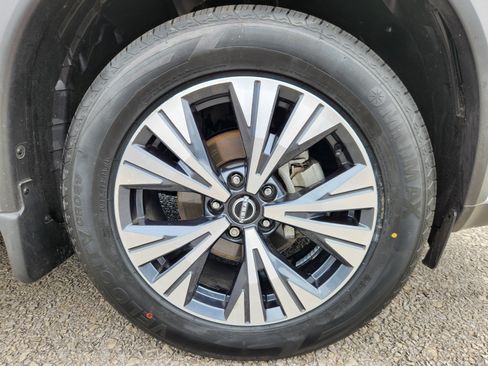 Certified 2022 Nissan Rogue SV AWD/4WD image 19