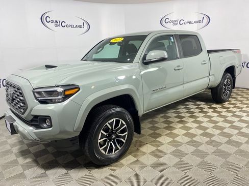 Certified 2023 Toyota Tacoma TRD Sport image 3