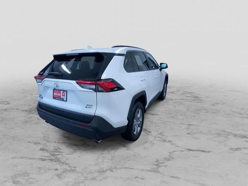 Used 2025 Toyota RAV4 XLE AWD/4WD image 10