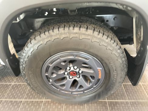 Certified 2025 Nissan Frontier PRO-4X w/ Pro Premium Package AWD/4WD image 5