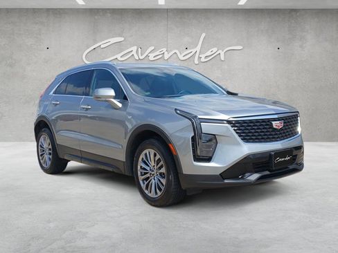 Certified 2025 Cadillac XT4 Premium Luxury FWD image 2