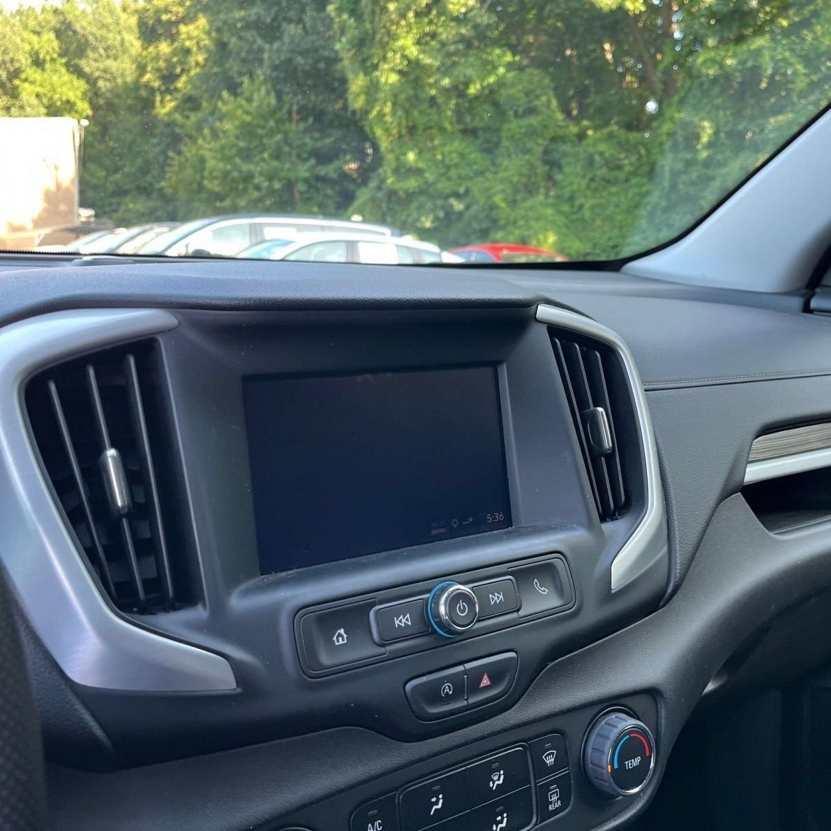Used 2024 GMC Terrain SLE FWD image 16