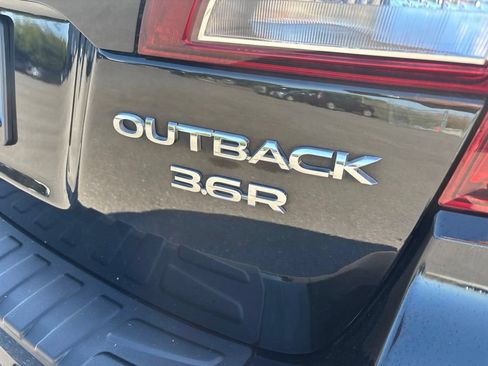 Used 2017 Subaru Outback 3.6R Limited AWD/4WD image 41